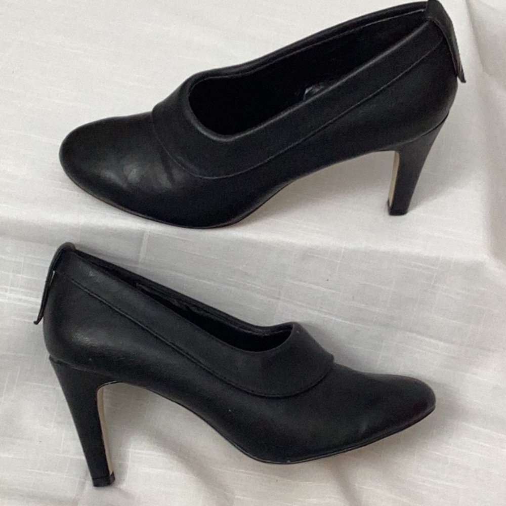 ANN MARINO black pumps slip on heels